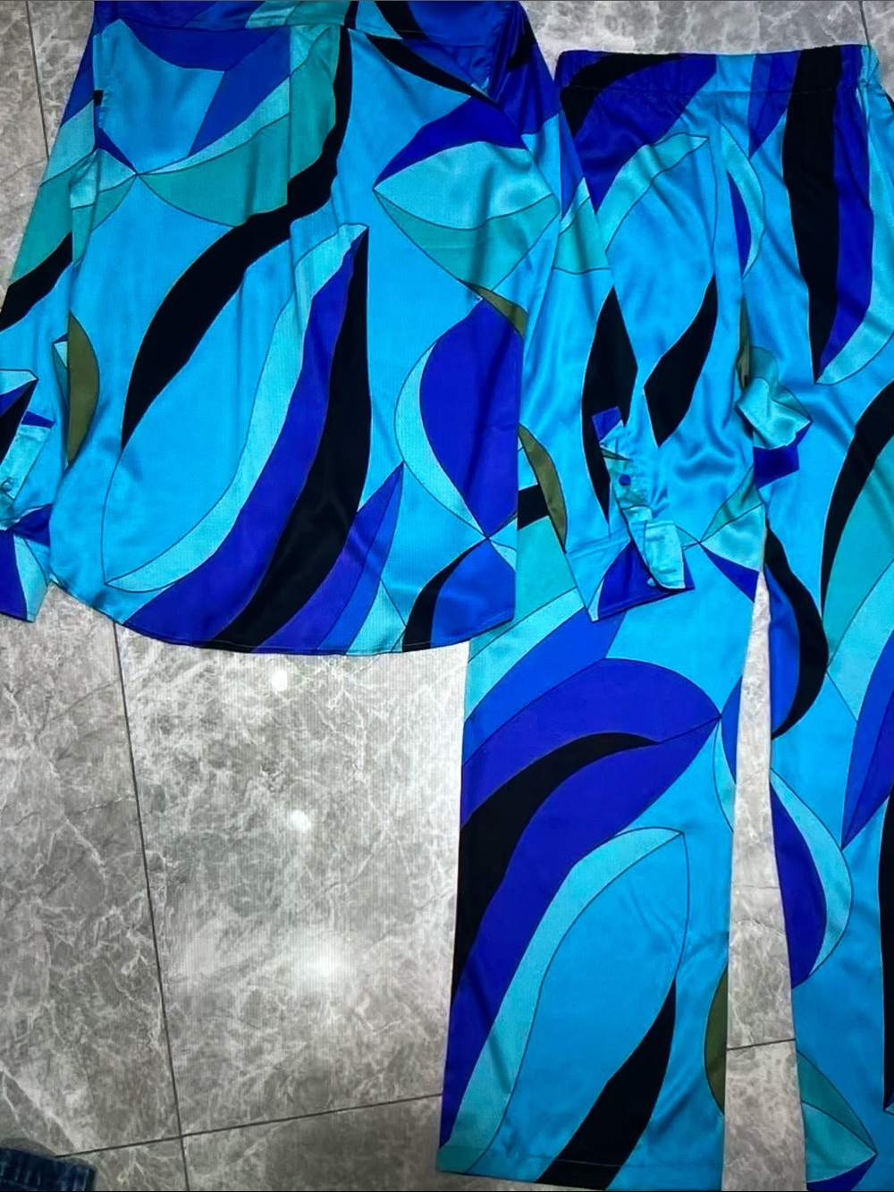 Emilio Pucci Turquoise Blue Abstract Silk-Blend Button Front Blouse - Picture 6 of 6